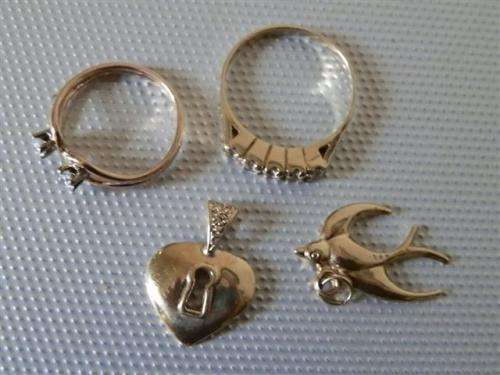 Very Nice Solid 9 ct Gold Lot - weight 6.47 g.