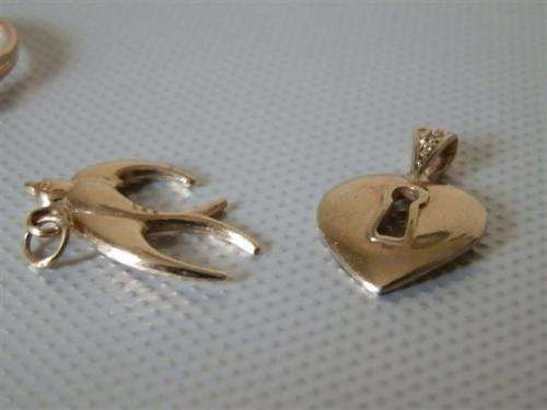 Very Nice Solid 9 ct Gold Lot - weight 6.47 g.