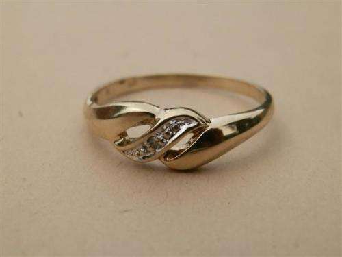 Awesome solid 9 ct natural diamond ring