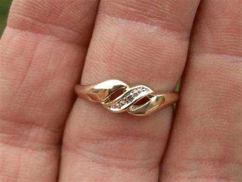 Awesome solid 9 ct natural diamond ring