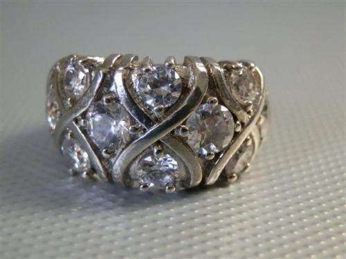 Fabulous Solid Sterling Silver Ring - weight 12.29 g.