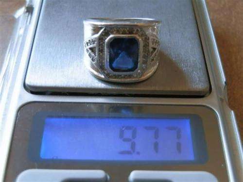 Astonishing Solid Silver Sapphire Ring - weight 9.77 g.
