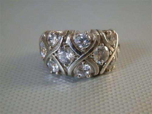 Fabulous Solid Sterling Silver Ring - weight 12.29 g.