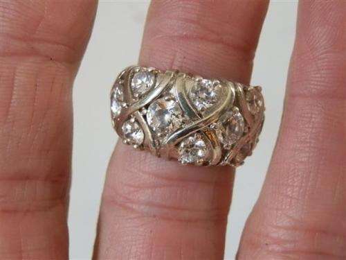 Fabulous Solid Sterling Silver Ring - weight 12.29 g.