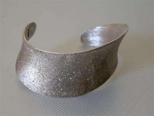 Stunning Solid Sterling Silver Italian `Magie` Designer`s Bangle - weight 24.29 g.