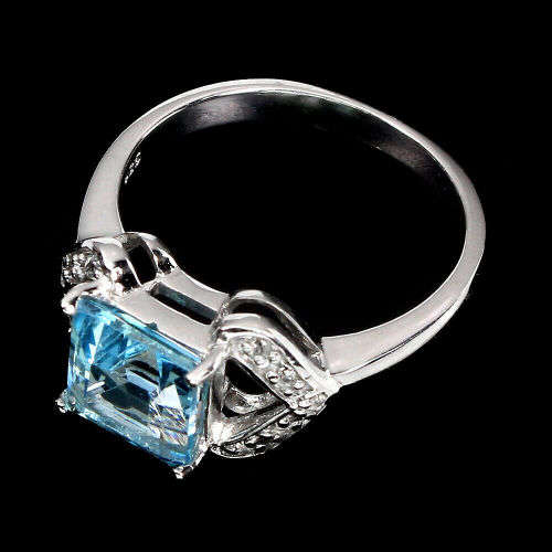 Natural Earth Mined Sky Blue Topaz Ring Solid Sterling Silver 14 ct White Gold, no Tarnish