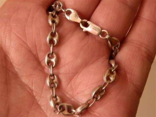 Sturdy Solid Sterling Silver Gucci Link Necklace - weight 14.5 g.