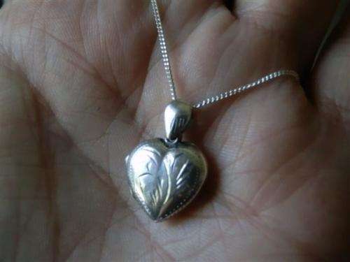 Charming solid sterling silver heart necklace
