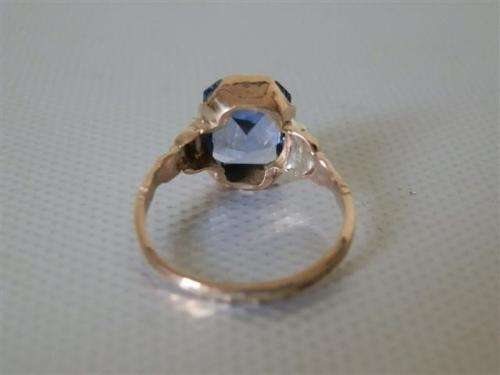 Gorgeous Vintage 9 ct Solid Gold Ring