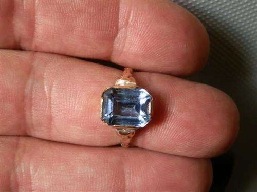 Gorgeous Vintage 9 ct Solid Gold Ring