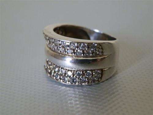 Magnificent Solid Sterling Silver Ring - weight 7.9 g