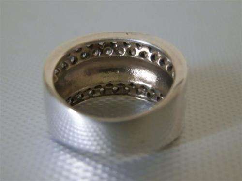 Magnificent Solid Sterling Silver Ring - weight 7.9 g