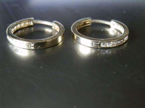 Awesome Solid 9 ct Gold Earrings - weight 2.5 g