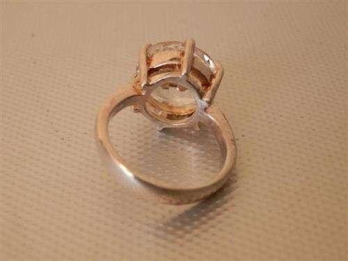 Exquisite Solid Sterling Silver 9 ct White Topaz Ring - weight 7.5 g.