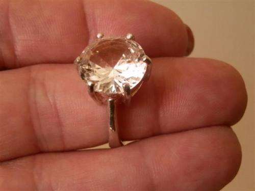 Exquisite Solid Sterling Silver 9 ct White Topaz Ring - weight 7.5 g.