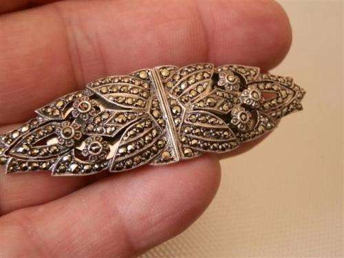 Fabulous Large Vintage Art Deco Solid Sterling Silver Brooch/Collar Clips - weight 17.2 g