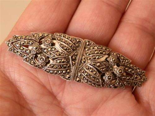 Fabulous Large Vintage Art Deco Solid Sterling Silver Brooch/Collar Clips - weight 17.2 g