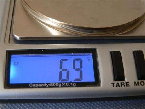 Solid 9 ct Yellow Gold Bangle - weight 6.9 g (4)