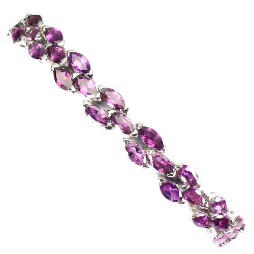 Fascinating Solid Sterling Silver Earth Mined 13 ct Garnet Bracelet - weight 14.04 g