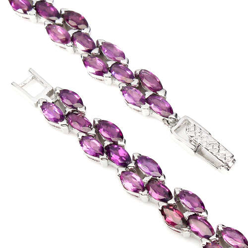 Fascinating Solid Sterling Silver Earth Mined 13 ct Garnet Bracelet - weight 14.04 g