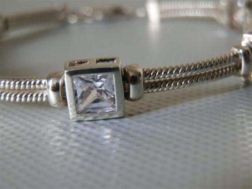 Dazzling Solid Sterling Silver Bracelet - weight 14.1 g