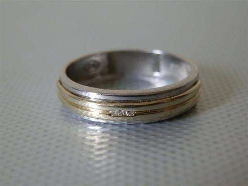 FREE SHIPPING!!  Solid 9 ct Gold and Sterling Silver Diamond Ring