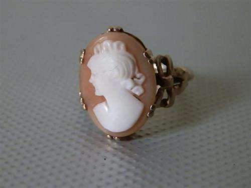 Marvelous Antique Solid 9 ct Gold Cameo Ring - weight 3 g