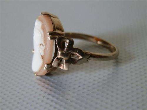 Marvelous Antique Solid 9 ct Gold Cameo Ring - weight 3 g