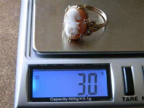Marvelous Antique Solid 9 ct Gold Cameo Ring - weight 3 g