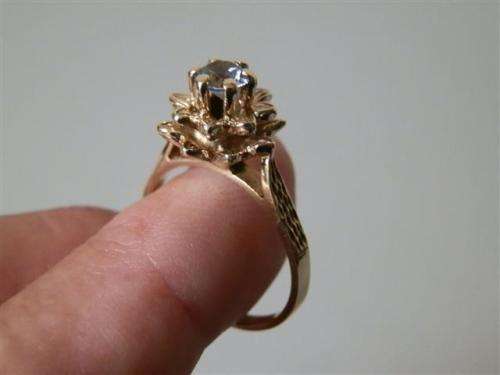 Vintage 9 ct Gold Blue Toapz Ring - weight 4 gram
