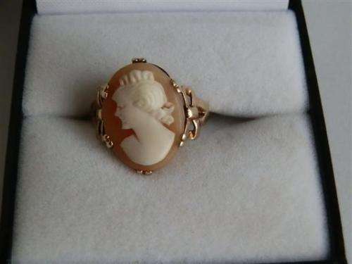 Marvelous Antique Solid 9 ct Gold Cameo Ring - weight 3 g