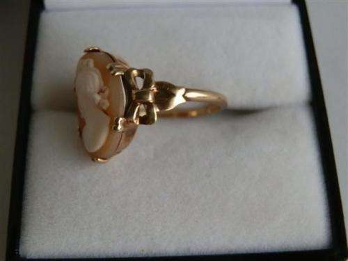 Marvelous Antique Solid 9 ct Gold Cameo Ring - weight 3 g