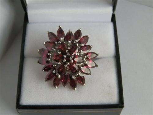 Fantastic Natural Garnet Solid Sterling Silver Cluster Ring - weight 11.49 g