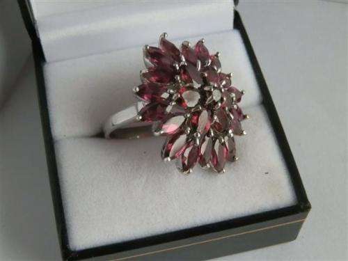 Fantastic Natural Garnet Solid Sterling Silver Cluster Ring - weight 11.49 g