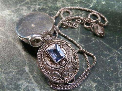 Vintage Sterling Silver Box Locket Pendant and Chain - weight 9.9 g