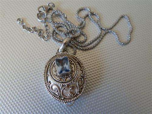 Vintage Sterling Silver Box Locket Pendant and Chain - weight 9.9 g