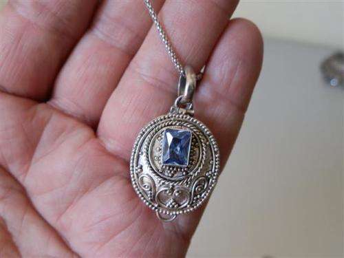 Vintage Sterling Silver Box Locket Pendant and Chain - weight 9.9 g