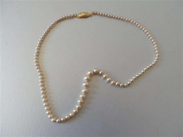 Lovely Vintage Pearl Necklace
