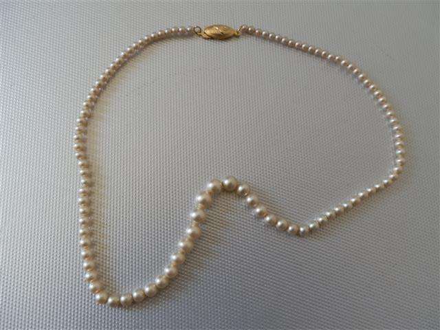 Lovely Vintage Pearl Necklace