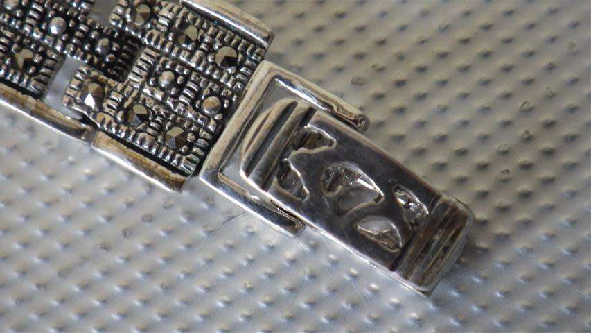 Gorgeous Sterling Silver Bracelet - weight 39 g