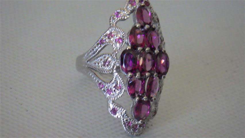 Elegant Sterling Silver Cluster Ring - weight 8 g