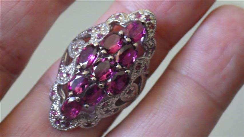 Elegant Sterling Silver Cluster Ring - weight 8 g