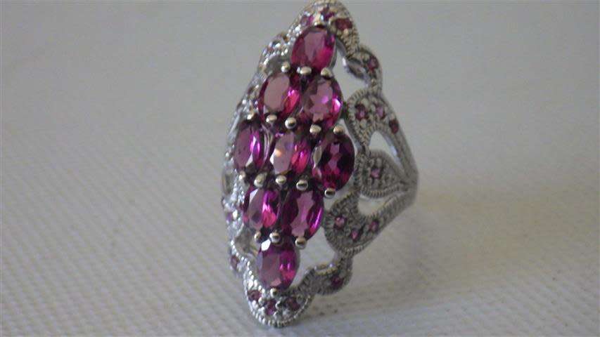 Elegant Sterling Silver Cluster Ring - weight 8 g
