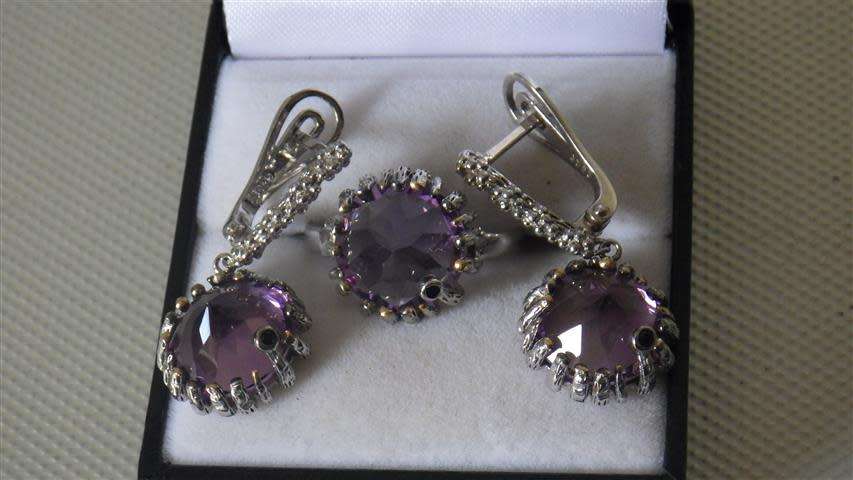 Gorgeous Sterling Silver Amethyst Ring and Earring Set - weight 11.7 g
