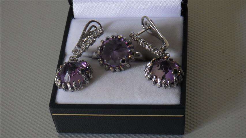 Gorgeous Sterling Silver Amethyst Ring and Earring Set - weight 11.7 g