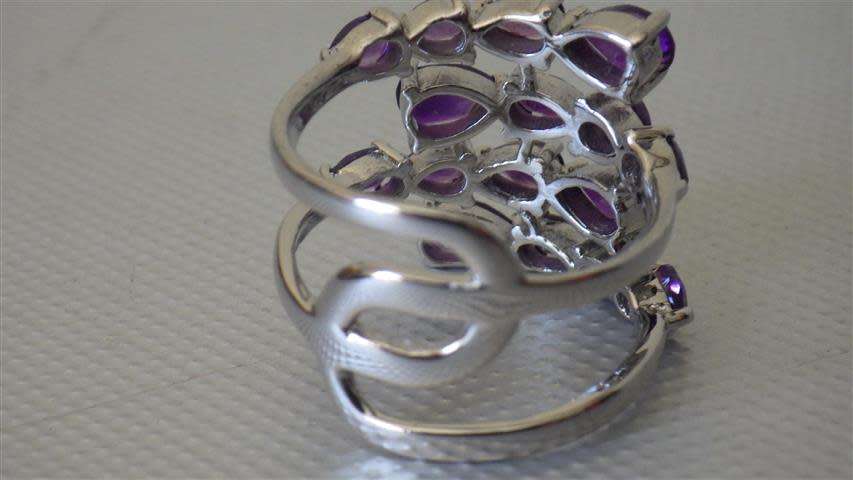 Spectacular Sterling Silver Amethyst Ring - weight 6.2 g