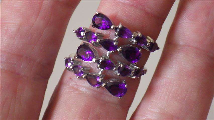 Spectacular Sterling Silver Amethyst Ring - weight 6.2 g
