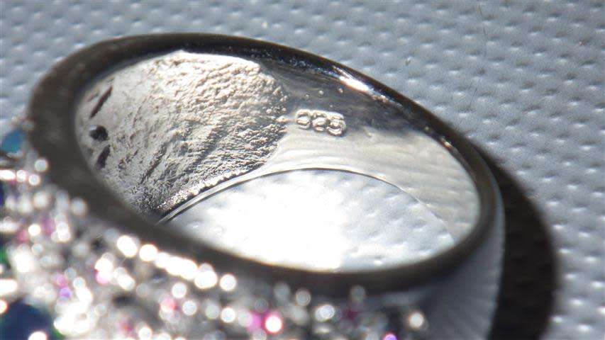 Exquisite Sterling Silver Opal Ring - weight 8.7 g