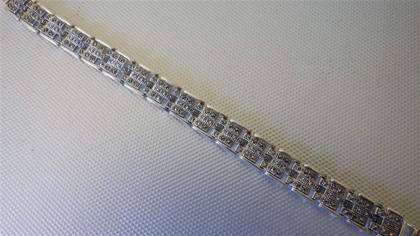 Gorgeous Sterling Silver Bracelet - weight 39 g