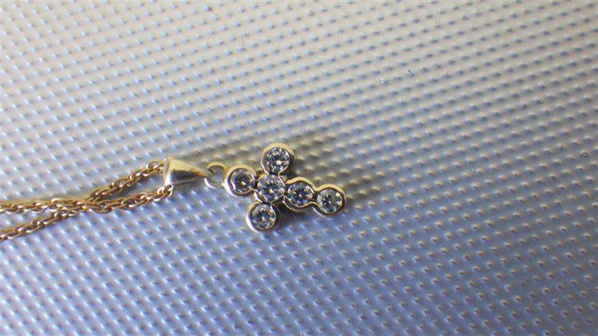 Lovely 9 ct Gold Bracelet with Charm